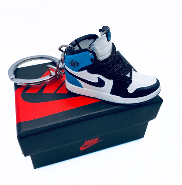 Mini Nike Air Jordan Schlüsselanhänger 3D Sneaker Key Holder Basketball Jump Man